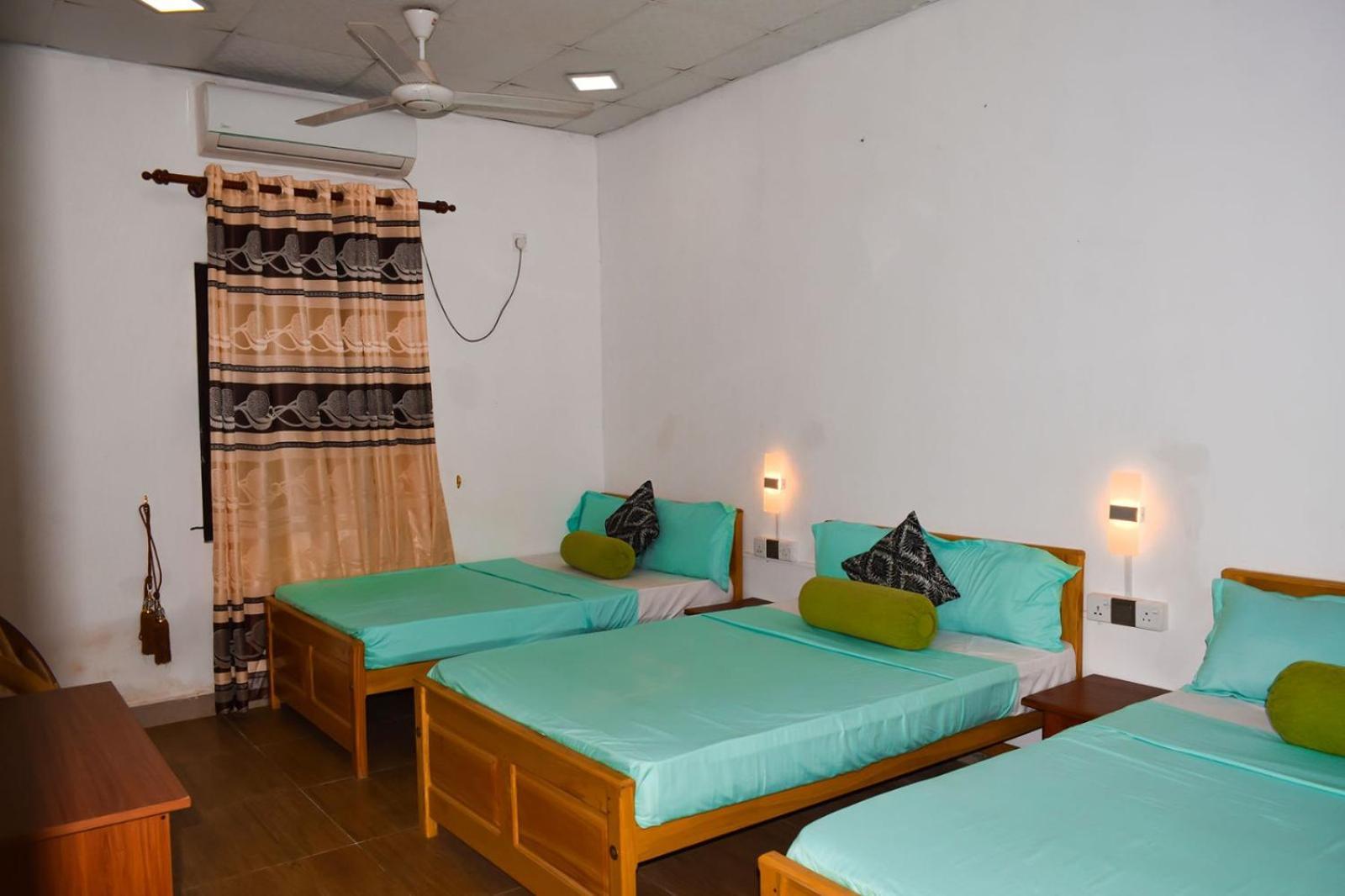 White Villa Hotel Trincomalee Eksteriør bilde