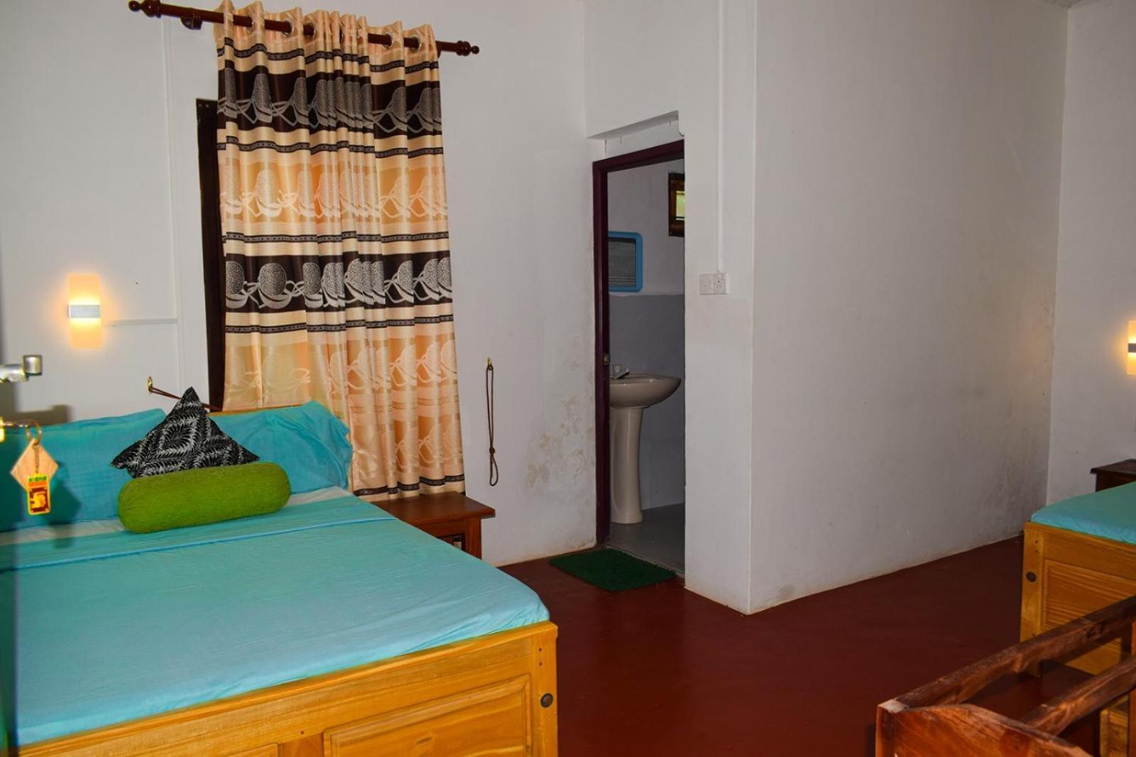White Villa Hotel Trincomalee Eksteriør bilde